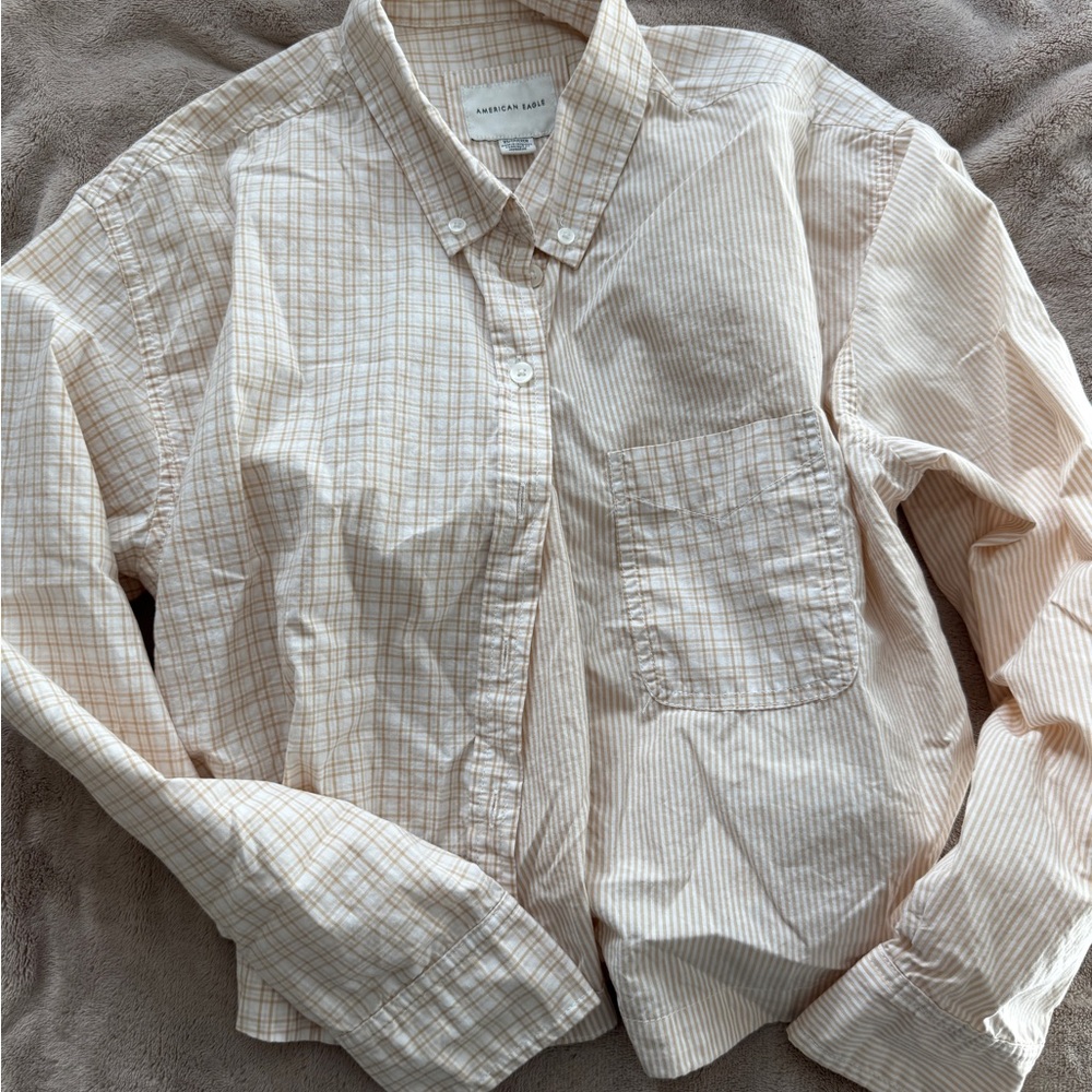 American Eagle Outfitters Cream Casual Button Down Shirt slight crop